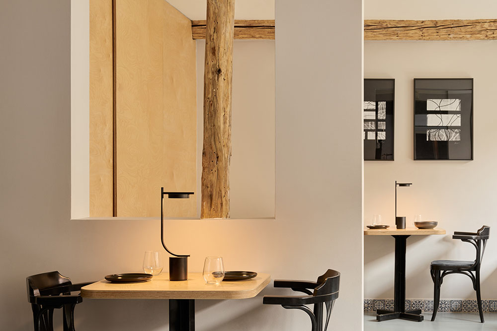 Akku-Tischleuchte IGRAM J-Form | Grupa Products