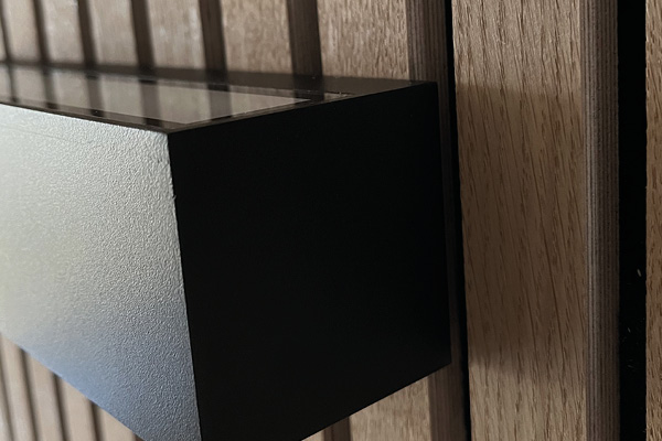 LED-Wandleuchte BRICK Outdoor Up/Down Schwarz | Antidark