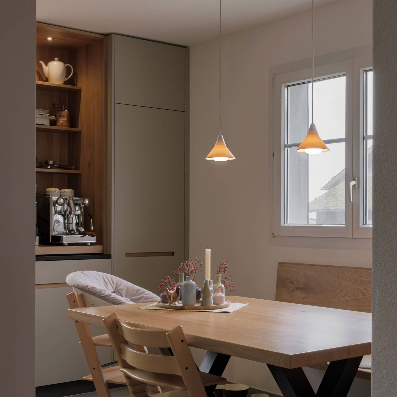 Porzellan Pendellampe Aurea | atelier mond