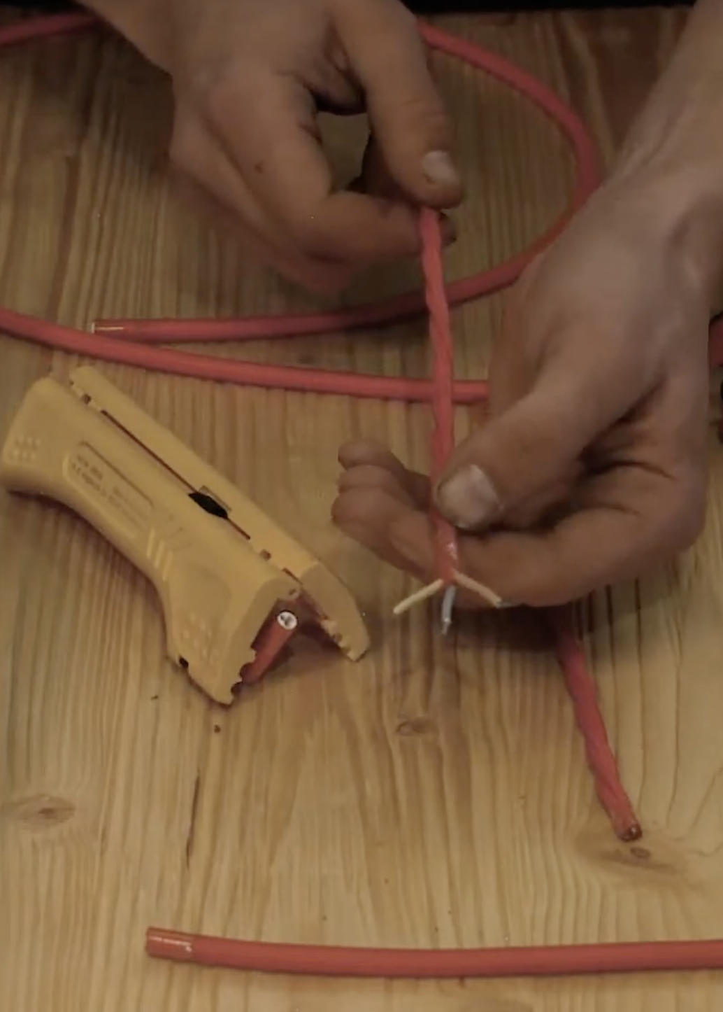 Kabel abisolieren