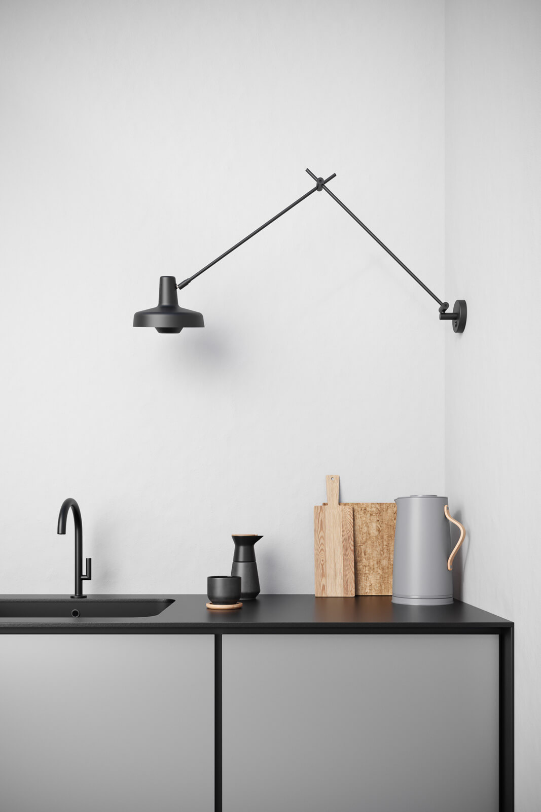 Wandlampe Arigato Wall lang schwarz