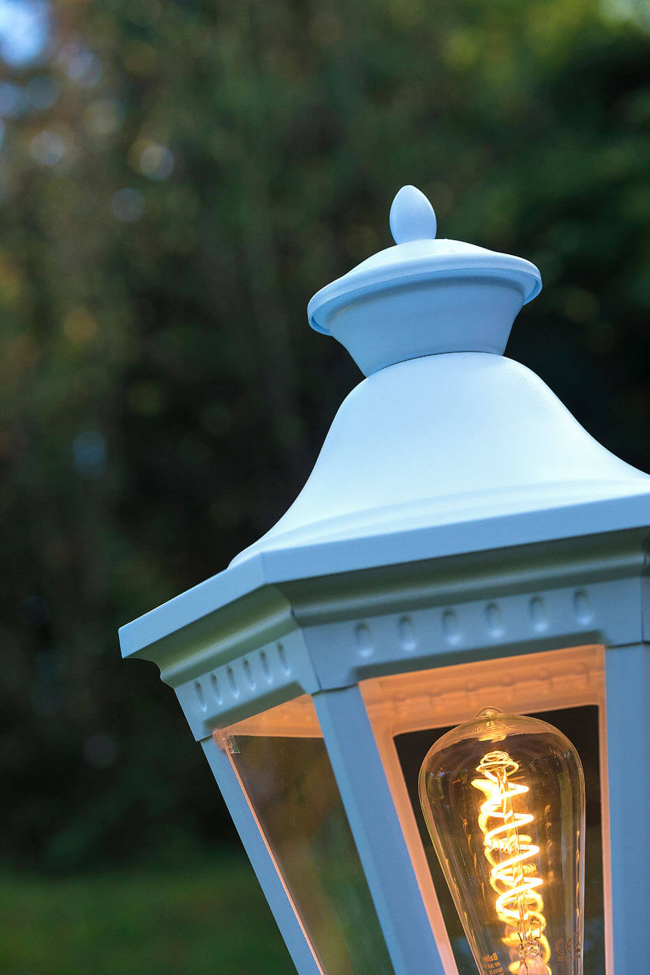 Wegelampe Victoria M12 | Roger Pradier®